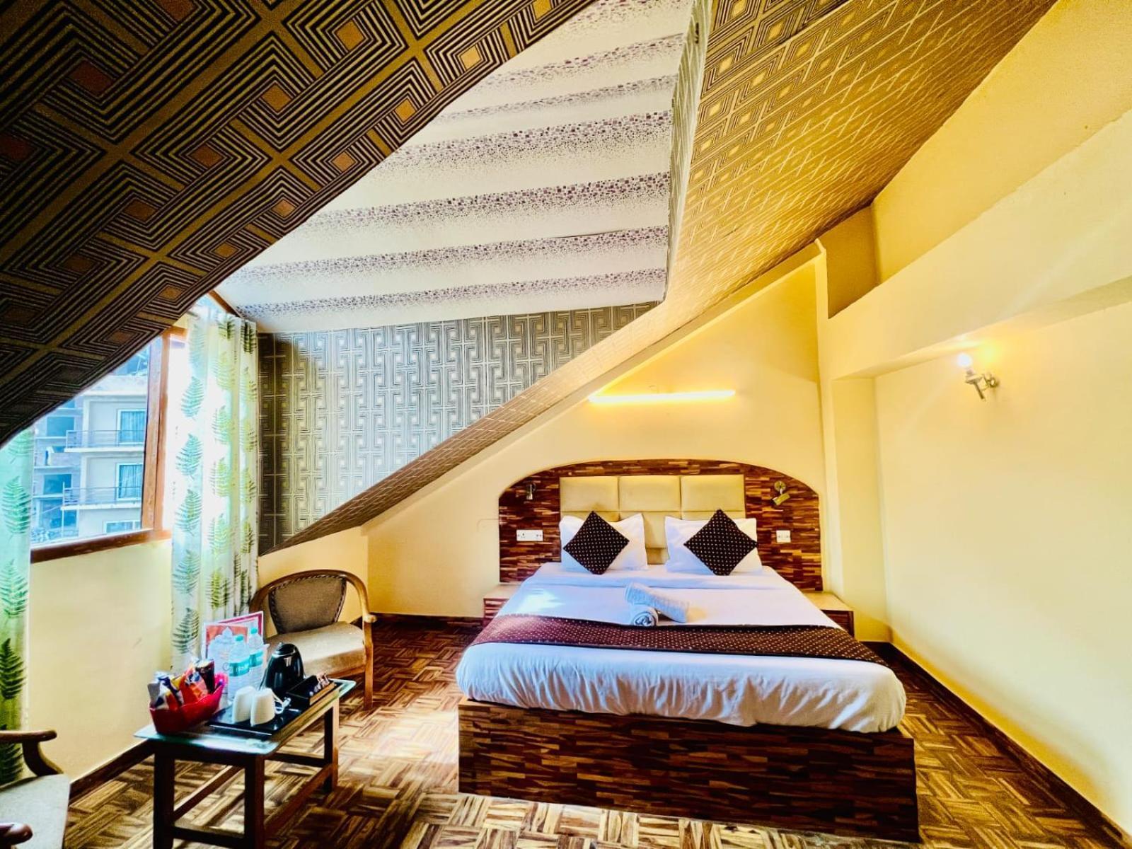 Hotel Kalinga Grand - Luxury Comfort !! Travellers Delight !! Budget Friendly !! Prime Location !! Guest Favourite Manāli Eksteriør bilde