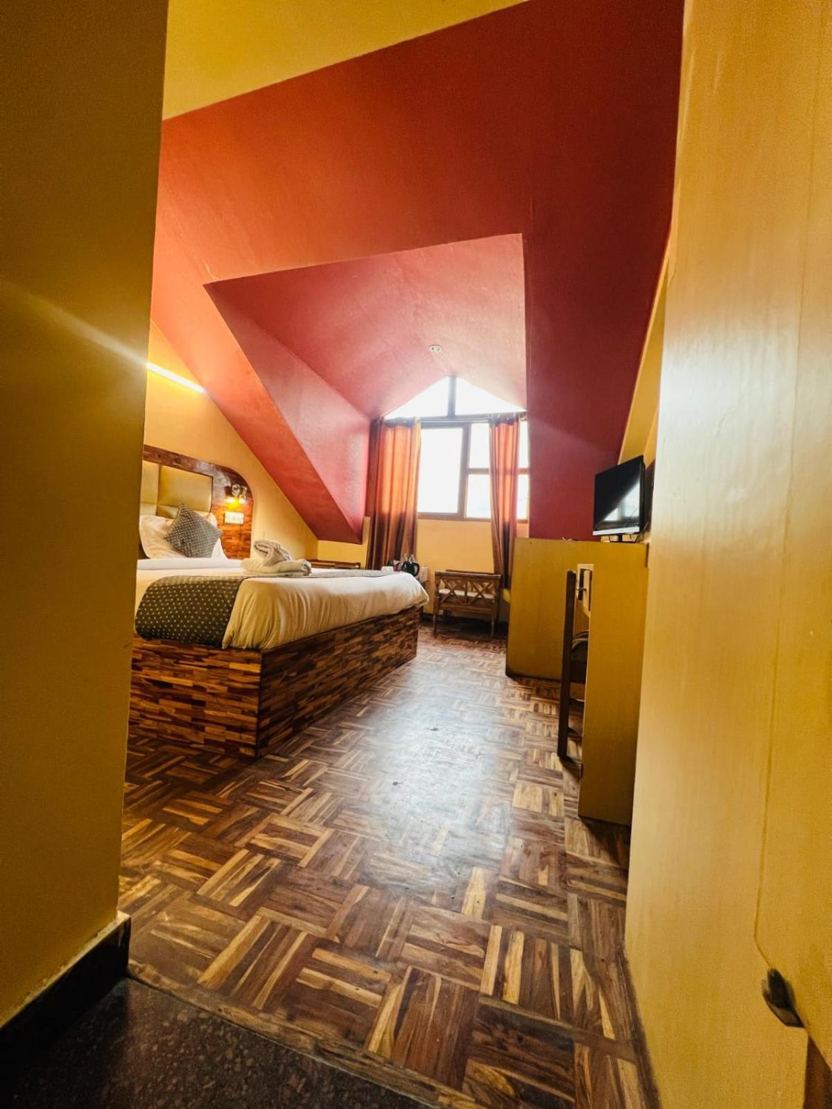 Hotel Kalinga Grand - Luxury Comfort !! Travellers Delight !! Budget Friendly !! Prime Location !! Guest Favourite Manāli Eksteriør bilde