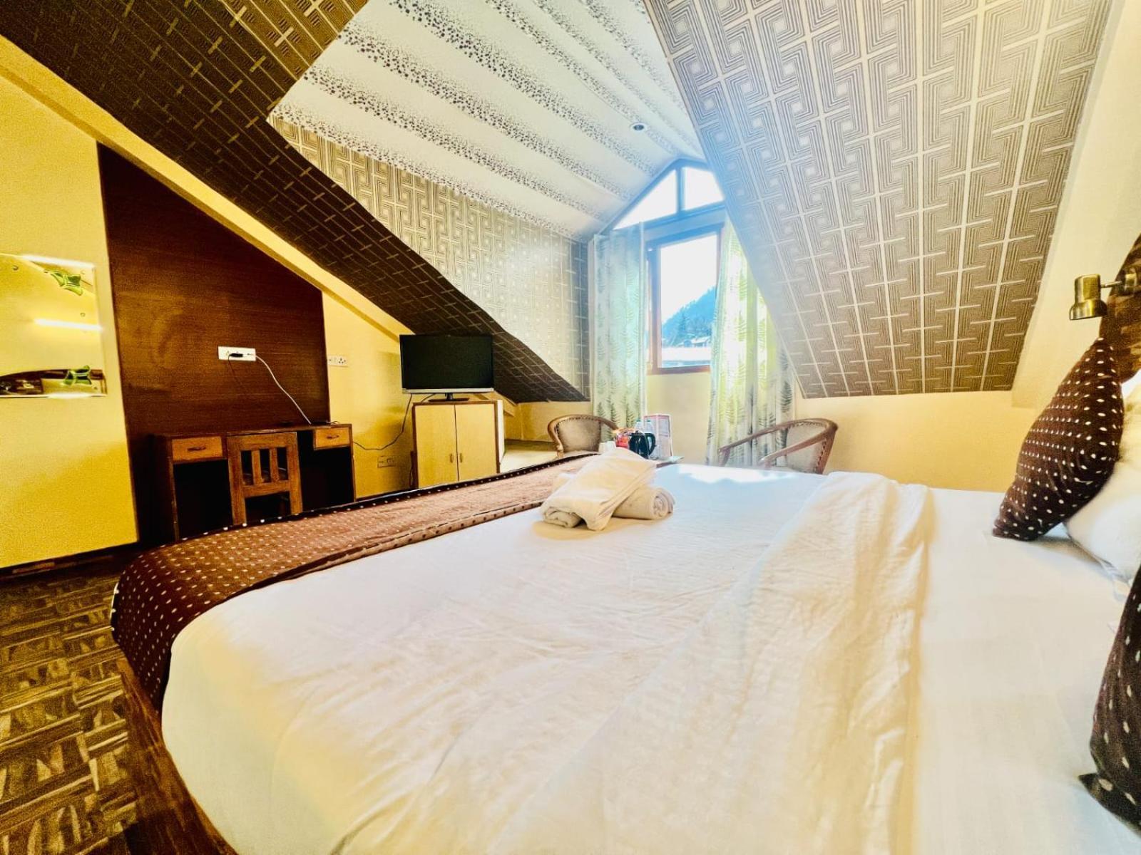 Hotel Kalinga Grand - Luxury Comfort !! Travellers Delight !! Budget Friendly !! Prime Location !! Guest Favourite Manāli Eksteriør bilde