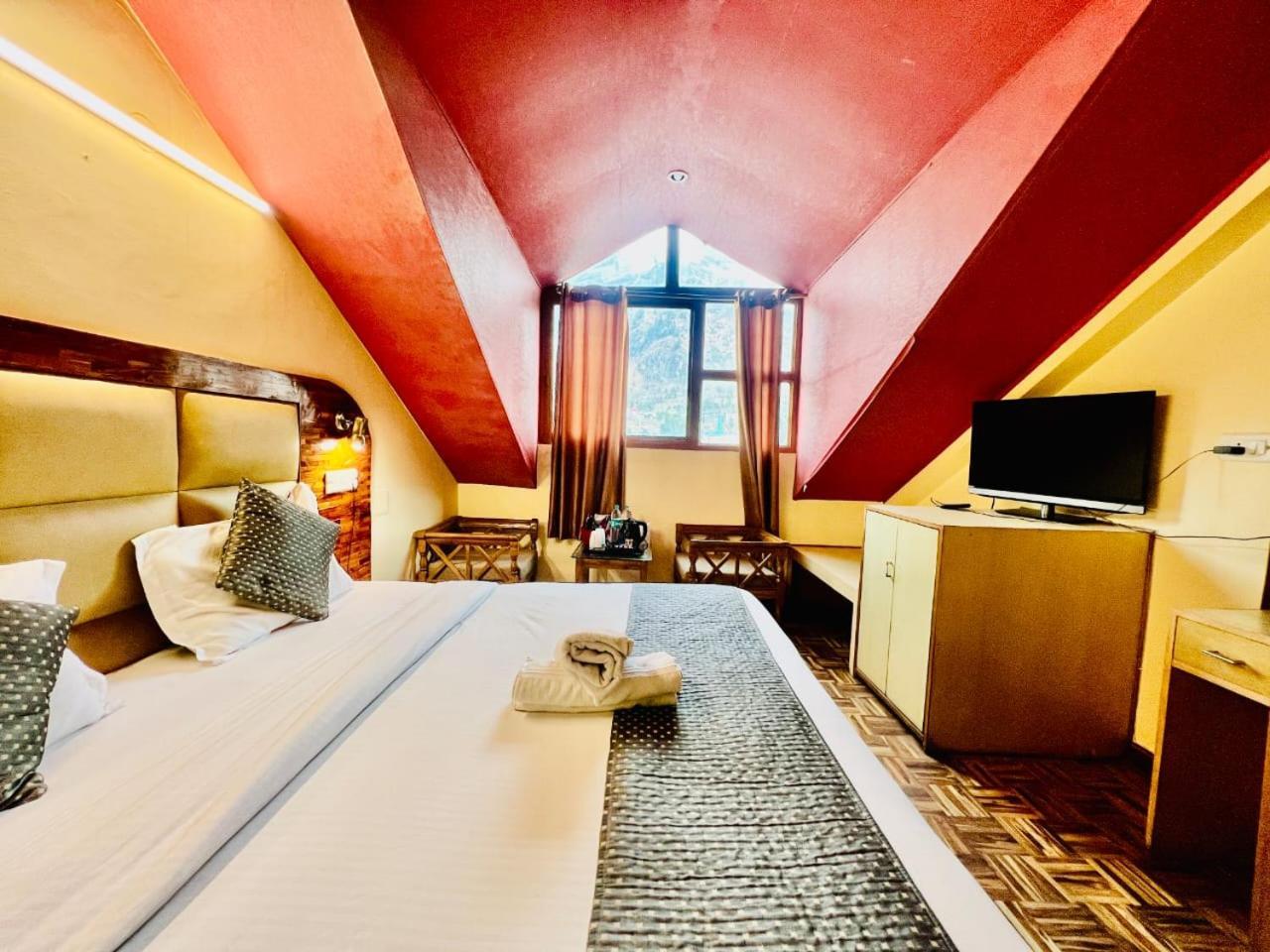 Hotel Kalinga Grand - Luxury Comfort !! Travellers Delight !! Budget Friendly !! Prime Location !! Guest Favourite Manāli Eksteriør bilde