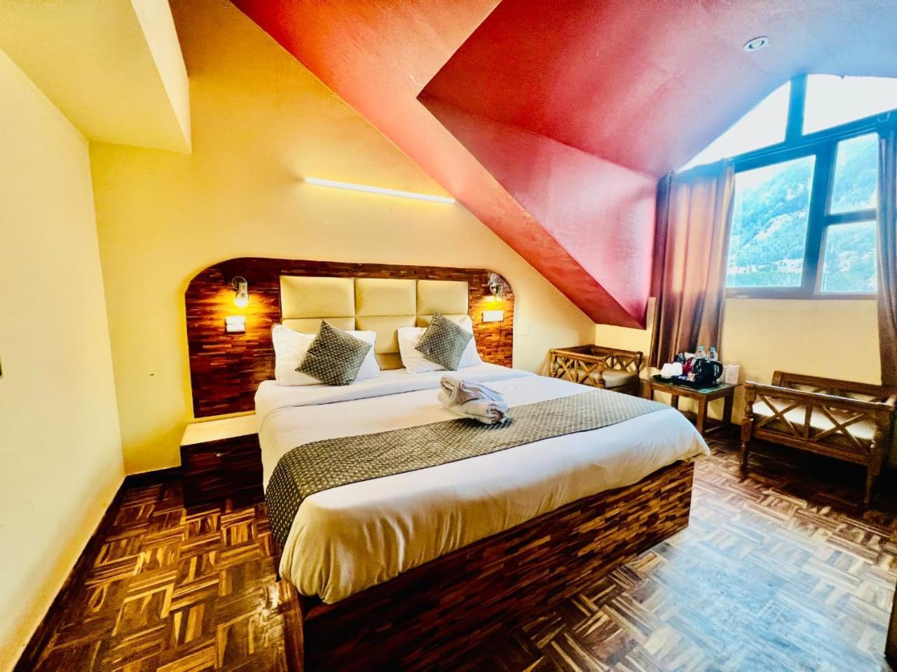 Hotel Kalinga Grand - Luxury Comfort !! Travellers Delight !! Budget Friendly !! Prime Location !! Guest Favourite Manāli Eksteriør bilde