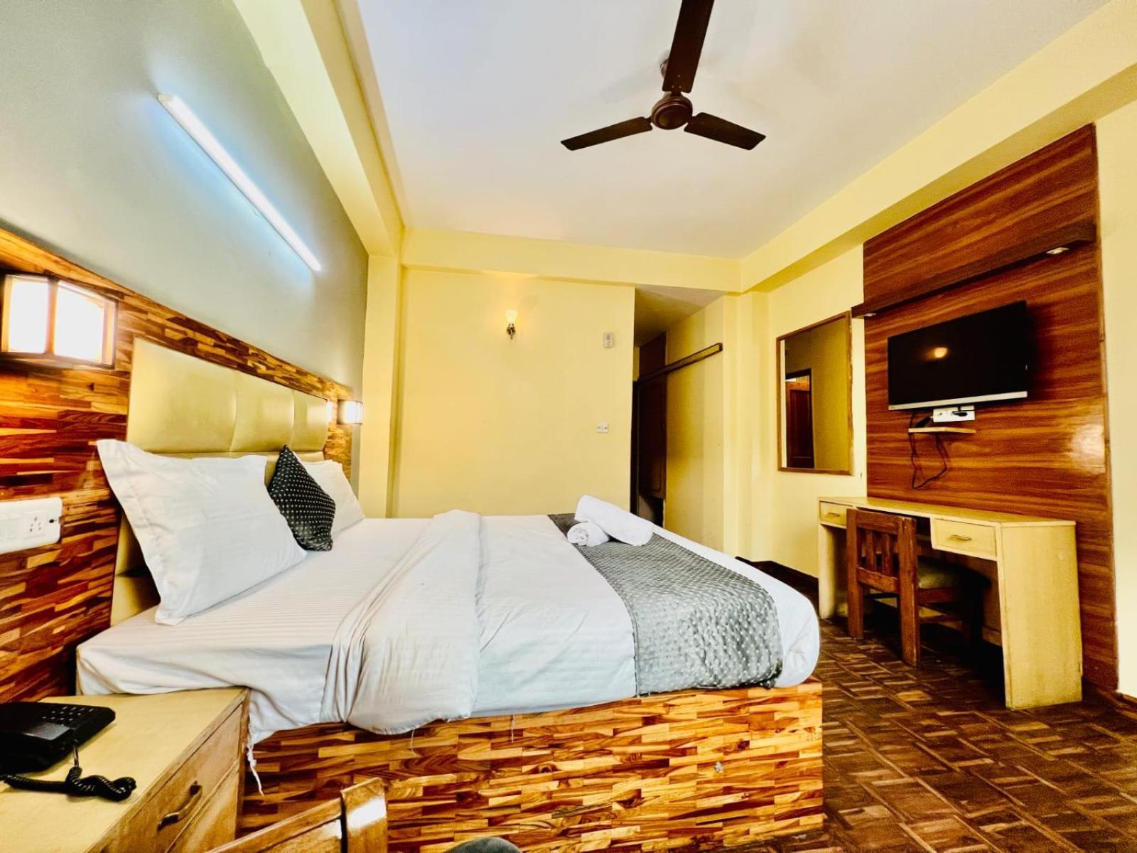 Hotel Kalinga Grand - Luxury Comfort !! Travellers Delight !! Budget Friendly !! Prime Location !! Guest Favourite Manāli Eksteriør bilde